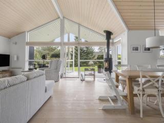 Holiday Home Enken - 750m from the sea by Interhome - 1