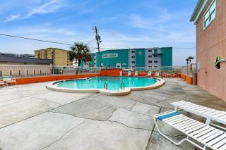 Tropical Isle 111 - 2