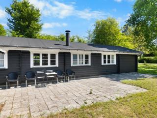 Holiday Home Doris - 150m from the sea by Interhome - 3