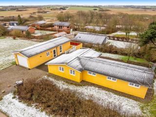 Holiday Home Ung - 650m to the inlet by Interhome - 5