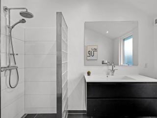 Holiday Home Carlie - 250m to the fjord by Interhome - 3