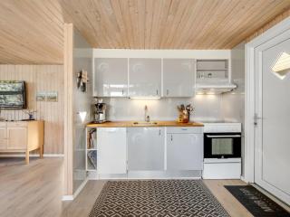 Holiday Home Elsabet - 700m to the fjord by Interhome - 7