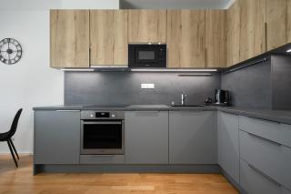 Modern Stylish Apartment with Private Garage - 6