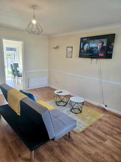 Gorgeous 3 bed House - Free Parking near Elizabeth line - 8