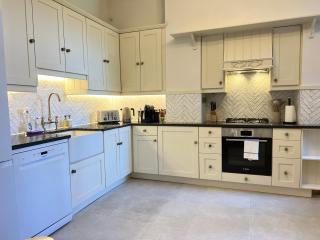 Spacious 4 Bed Flat Paddington Little Venice Sleeps 8 - Londres - 9
