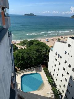 Apto Pé na Areia melhor praia do Guarujá, Tombo 2 dormitórios com suíte - Guarujá - 9