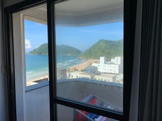 Apto Pé na Areia melhor praia do Guarujá, Tombo 2 dormitórios com suíte - 2