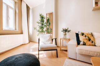 Urban Suite with Balcony • Close to Taksim - 9