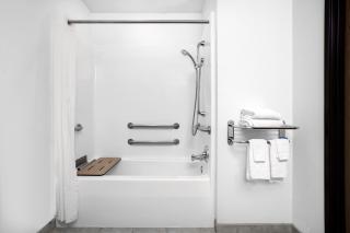 Microtel Inn & Suites by Wyndham Mankato - 3