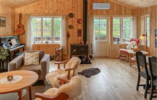 4 Bedroom Cozy Home In Straumgjerde - 8