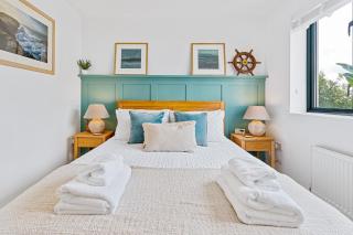 Offshore, Coastal retreat, set in the heart of Charlestown - 9