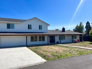 Harlow House - 2