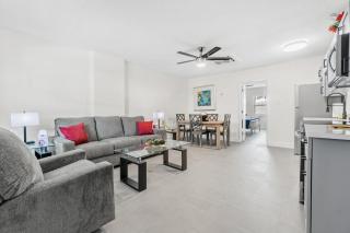 Remodeled Pet Friendly Condo, 1 Block to Beach Access, Walkable to Restaurants! Fall Promo for Mondays & Thursdays! - 8