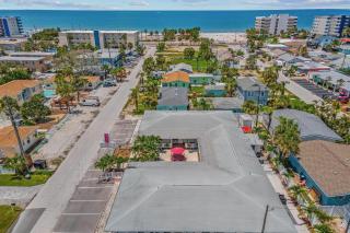 Remodeled Pet Friendly Condo, 1 Block to Beach Access, Walkable to Restaurants! Fall Promo for Mondays & Thursdays! - 9