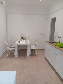 Cozy House with Garden and FreeParking - 2