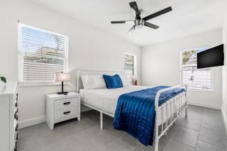 2 BR, Remodeled Pet Friendly Condo, 1 Block to Beach Access, Walkable to Restaurants! Fall Promo for Mondays & Thursdays! - 4