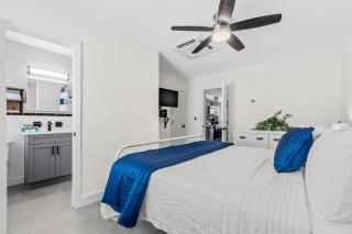 Remodeled Pet Friendly Condo, 1 Block to Beach Access, Walkable to Restaurants! Fall Promo for Mondays & Thursdays! - 4