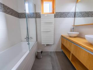 Superbe Apt 2 Ch + Coin Montagne avec Parking, SPA et Wifi - FR-1-352-61 - 1