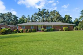 Spacious Stay Steps from FAMU Ideal for Groups - 0