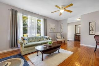 Spacious Stay Steps from FAMU Ideal for Groups - 1