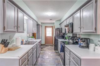 Hardwood Guesthouse - 7