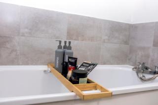 The Central suites Luxury 2BR Apartment Central Manchester Long Stays Welcome - 2