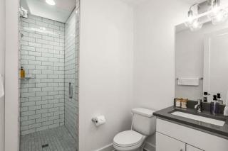 CHARM Near Broadway in Walkable 8th Ave S - 3