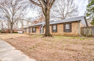 Hardwood Guesthouse - 4