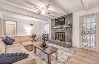 Pinecrest Cottage - 1
