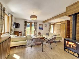 Chalet de standing spacieux avec terrasse et babyfoot - FR-1-344-1186 - 2