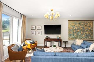 8th Ave South Gem Spacious Home for Groups of 12 - 0