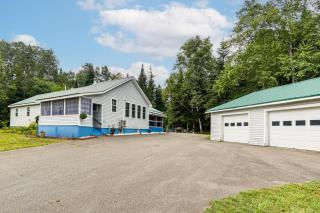 Family-Friendly Home with Furnish Patio in Crystal! - 7