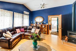 Family-Friendly Home with Furnish Patio in Crystal! - 4