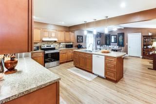 Family-Friendly Home with Furnish Patio in Crystal! - 3