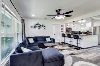 1 Mi to ATandT Stadium Family Home with Large Yard! - 0