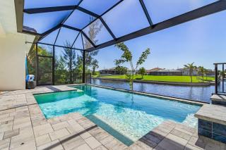 Dive into Fun & Relaxation at Waterfront Paradise - Sunset Haven - 2