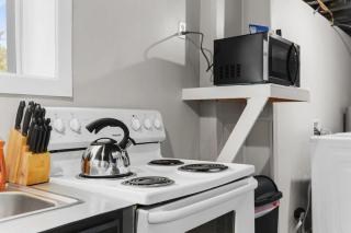 Broadmoor Bungalow - Both Units - 8