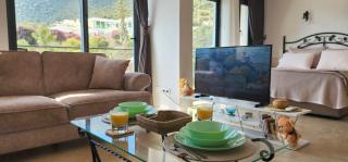 Azure Haven - A Seaside Retreat Surrounded by Nature - 3