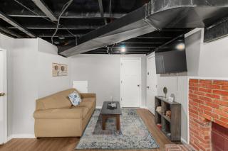 Broadmoor Bungalow - Unit B - 6