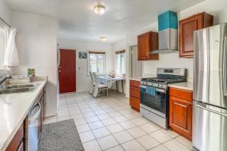 Walkable East Bay Home - 2 Mi to BART Station - 2