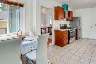 Walkable East Bay Home - 2 Mi to BART Station - 1