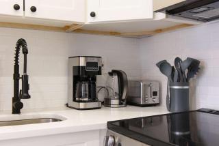 240-14 NEW Studio Prime Location W&D in unit - 1