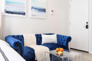 240-15 Luxury Studio Prime Location W&D - 1