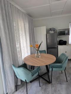 Pennington Splendor Apartment - 5