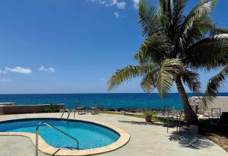 Fabulous one bedroom in West Bay - 0