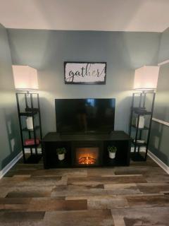 Centrally located in Bay City - 9