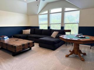 Cozy 4bdrm 3bath Home in The Woodlands - 1