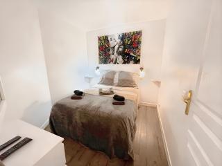 Avec 2 Balcons Vue sur la Piscine et Parking Gratuit privé - Deauville - 8