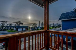 Ocean Overlook 3 Ensuite Bedrooms, Game Lounge, Pet-Friendly & Family Ready - 3