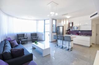 Cozy 2BR with big balcony by HolyGuest - 2